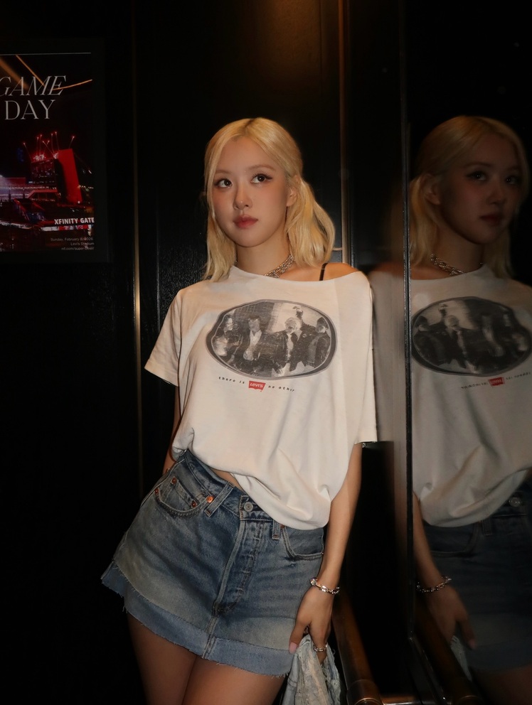 BLACKPINK ロゼ ROSE スクイーズボール トレカケース 未開封 Blackpink's Rose Delivered Unshakeable Style at Her 'First Super Bowl'